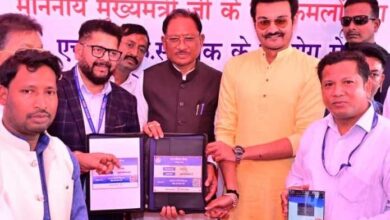 जशपुर में ‘डिजिटल डोर’ सेवा शुरू: घर बैठे QR कोड से भरें टैक्स, पारदर्शिता और सुविधा बढ़ेगी