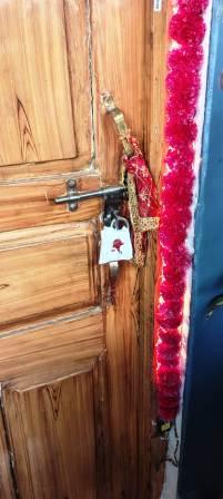 शासकीय आवास पर प्रशासन की सख्ती- अवैध कब्जा हटाकर मकान कराया खाली’ शासकीय आवास पर प्रशासन की सख्ती- अवैध कब्जा हटाकर मकान कराया खाली’