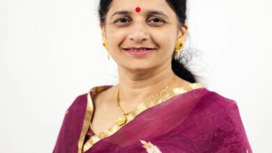 “फ्लाईओवर पर यू-टर्न से X-Y-Z टर्न तक: दीप्ति दुबे का सरकार पर तीखा हमला”