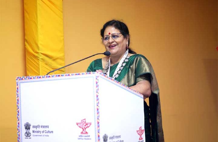 ” शकुंतला तरार ने साहित्य अकादेमी दिल्ली में छत्तीसगढ़ की बोलियों पर अपने विचार प्रस्तुत किए”