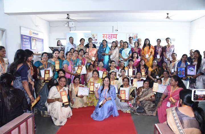 रायपुर में महिला सम्मान समारोह सम्पन्न 101 महिला का हहआ सम्मान रायपुर में महिला सम्मान समारोह सम्पन्न 101 महिला का हहआ सम्मान