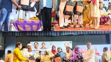 मुख्यमंत्री श्री विष्णु देव साय ने हज यात्रियों को वितरित किया फर्स्ट एड किट: सफल हज यात्रा के लिए शुभकामना देकर यात्रियों का किया स्वागत