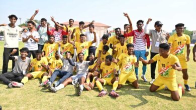 फुटबॉल में छत्तीसगढ़ को रजत पदक : फाइनल में कड़े मुकाबले में पश्चिम बंगाल से 0-1 से मिली हार