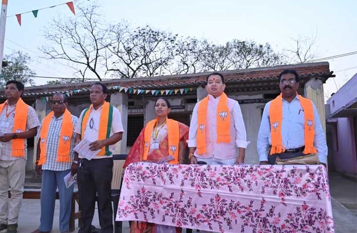 बसना विधायक डॉ. संपत अग्रवाल ने कार्यकर्ताओं को दिया ‘अंत्योदय’ का मंत्र,राष्ट्र सेवा में समर्पित रहने का आह्वान