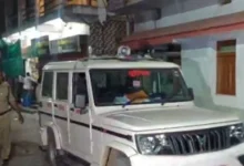 घर के सामने नशा करने से रोकने पर चाकूबाजी, तीन घायल, आराेपित पिता-पुत्र गिरफ्तार
