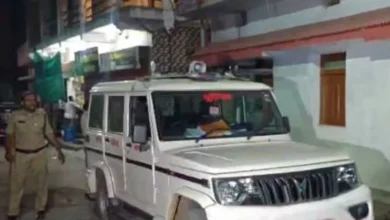 घर के सामने नशा करने से रोकने पर चाकूबाजी, तीन घायल, आराेपित पिता-पुत्र गिरफ्तार