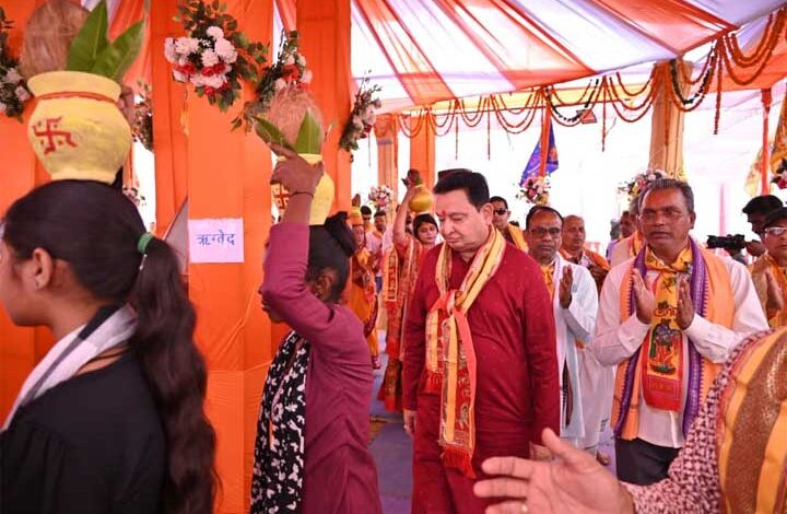 विधायक डॉ. संपत अग्रवाल के जन्मदिवस पर भक्तिमय हुआ बसना: अष्ट प्रहरी हरिनाम संकीर्तन महायज्ञ का भव्य आगाज