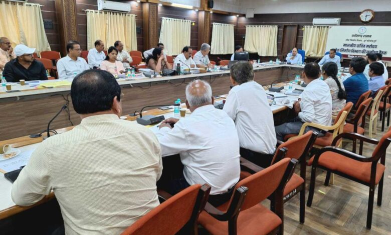 सड़क खंडों के समग्र विकास की कार्ययोजना बनाकर करें काम, भविष्य की जरुरतों के अनुरूप एक साथ स्वीकृत कराएं फ्लाई-ओवर्स’