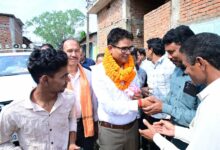 वित्त मंत्री श्री ओ.पी. चौधरी ने ग्राम डुमरमुड़ा में ग्रामीणों से किया आत्मीय संवाद