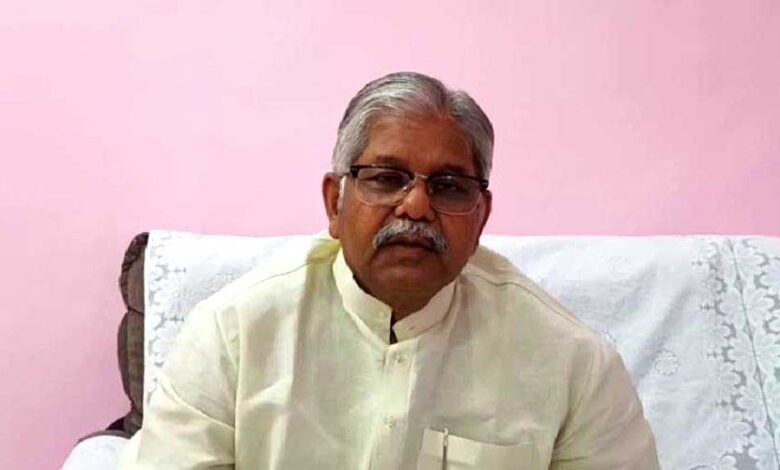 पूर्व विधानसभा अध्यक्ष धरमलाल कौशिक हुए लूट का शिकार, मॉर्निंग वाक करते बाइक सवार मोबाइल छीन कर भागा पूर्व विधानसभा अध्यक्ष धरमलाल कौशिक हुए लूट का शिकार, मॉर्निंग वाक करते बाइक सवार मोबाइल छीन कर भागा