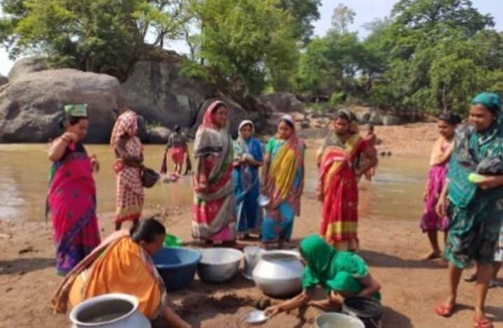 मुख्यमंत्री के निर्देश के तहत जिले के सुदूर व पहाड़ी कोरवा बसाहटों में 113 हैंडपंप व बोरवेल की होगी खुदाई