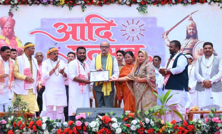 आदि उत्सव जनजातीय संस्कृति और परंपराओं को नई पीढ़ी तक पहुँचाने का महत्वपूर्ण माध्यम: राज्यपाल रमेन डेका
