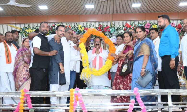 शासकीय उचित मूल्य दुकान विक्रेता सरकार की मजबूत कड़ी, योजनाओं के क्रियान्वयन में निभाते हैं अहम भूमिका  श्अरुण साव