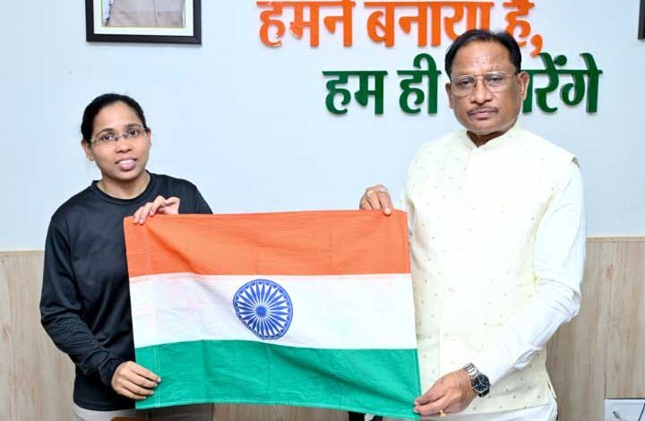 माउंट एवरेस्ट विजेता अमिता श्रीवास के स्वास्थ्य लाभ हेतु राज्य सरकार सजग : मुख्यमंत्री श्री विष्णु देव साय