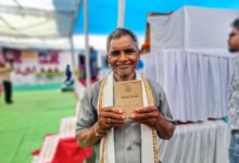 रायपुर : सुशासन तिहार 2026: जनसमस्या निवारण शिविर में गोरेलाल बरेठ को तत्काल मिली किसान किताब