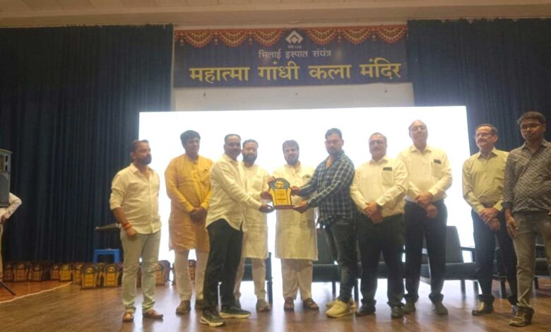 बसना विधायक कार्यालय में जिला स्तरीय महिला सम्मेलन हेतु विशेष बैठक संपन्न, विधायक डॉ. संपत अग्रवाल ने रूपरेखा तैयार कर दिए आवश्यक निर्देश बसना विधायक कार्यालय में जिला स्तरीय महिला सम्मेलन हेतु विशेष बैठक संपन्न, विधायक डॉ. संपत अग्रवाल ने रूपरेखा तैयार कर दिए आवश्यक निर्देश