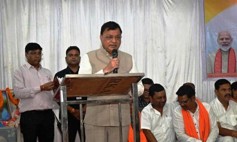 जनकल्याणकारी योजनाओं से बदल रही देश और गांवों की तस्वीर: श्री देवांगन जनकल्याणकारी योजनाओं से बदल रही देश और गांवों की तस्वीर: श्री देवांगन