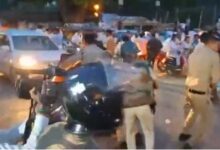 NEET पर आंदोलन कम, रीलों का ऑडिशन ज्यादा! सांसद आवास घेरने पहुंचे कार्यकर्ताओं में कैमरे के सामने आने की होड़