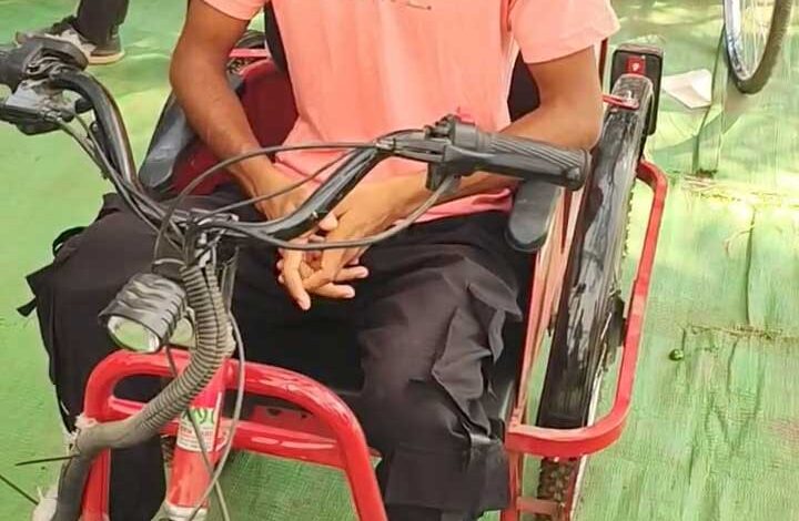 सूरज कुमार वाकरे की प्रेरक यात्रा: मोटराइज्ड ट्रायसायकल से मिली नई उड़ान सूरज कुमार वाकरे की प्रेरक यात्रा: मोटराइज्ड ट्रायसायकल से मिली नई उड़ान