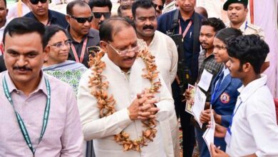 तेंदूपत्ते से समृद्धि, तीखुर से आत्मनिर्भरता : बड़ेकनेरा में वनाधारित आजीविका का सशक्त मॉडल बना प्रेरणा
