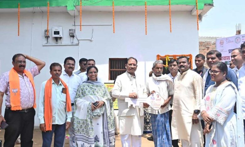 प्रधानमंत्री सूर्य घर योजना केवल बिजली बिल कम करने की योजना नहीं, बल्कि सामान्य परिवारों को ऊर्जा क्षेत्र में आत्मनिर्भर बनाने का एक व्यापक अभियान : मुख्यमंत्री श्री साय प्रधानमंत्री सूर्य घर योजना केवल बिजली बिल कम करने की योजना नहीं, बल्कि सामान्य परिवारों को ऊर्जा क्षेत्र में आत्मनिर्भर बनाने का एक व्यापक अभियान : मुख्यमंत्री श्री साय