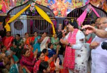 शोभायात्रा में तरूण सोनी के भजनों पर जमकर झूमे श्रद्धालु