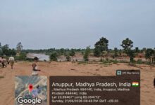 मुख्यमंत्री के निर्देश पर अवैध रेत खनन और भंडारण के विरुद्ध लगातार हो रही सख्त कार्रवाई मुख्यमंत्री के निर्देश पर अवैध रेत खनन और भंडारण के विरुद्ध लगातार हो रही सख्त कार्रवाई