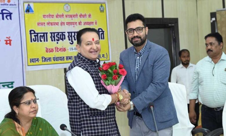 विधायक सुनील सोनी वैदिक ग्रुप एम डी सैय्यद सलमा ने किया मीरा इलेक्ट्रॉनिक शो रूम का शुभारंभ। विधायक सुनील सोनी वैदिक ग्रुप एम डी सैय्यद सलमा ने किया मीरा इलेक्ट्रॉनिक शो रूम का शुभारंभ।