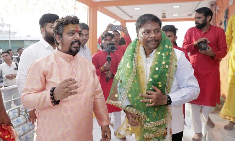 मां मातंगी दिव्य धाम पहुंचे कैबिनेट मंत्री केदार कश्यप, की पूजा-अर्चना मां मातंगी दिव्य धाम पहुंचे कैबिनेट मंत्री केदार कश्यप, की पूजा-अर्चना