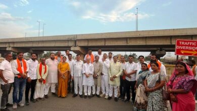 वाणिज्य एवं उद्योग मंत्री श्री लखनलाल देवांगन ने निर्माणाधीन सड़कों का किया निरीक्षण