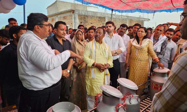 मंत्री  रामविचार नेताम ने दी पशुपालकों को बड़ी सौगात