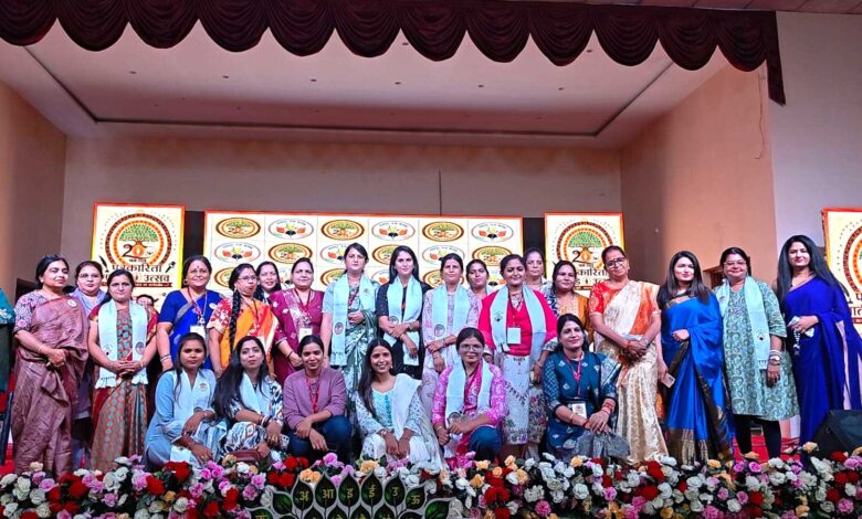 रायपुर प्रेस क्लब ने मनाया “पत्रकारिता गौरव मार्तंड उत्सव” मुख्यमंत्री विष्णुदेव साय ने किया टेलीफोन डायरेक्टरी का विमोचन, रायपुर प्रेस क्लब ने मनाया “पत्रकारिता गौरव मार्तंड उत्सव” मुख्यमंत्री विष्णुदेव साय ने किया टेलीफोन डायरेक्टरी का विमोचन,