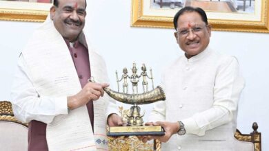 लोकसभा अध्यक्ष श्री ओम बिरला ने मुख्यमंत्री श्री विष्णु देव साय से की सौजन्य भेंट लोकसभा अध्यक्ष श्री ओम बिरला ने मुख्यमंत्री श्री विष्णु देव साय से की सौजन्य भेंट