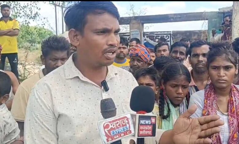 शिवालिक स्टील प्लांट पर लगे गंभीर आरोप ! मृतक रमेश जांगड़े की शव को स्टील प्लांट के मुख्य गेट पर रखकर धरना देने की तैयारी शिवालिक स्टील प्लांट पर लगे गंभीर आरोप ! मृतक रमेश जांगड़े की शव को स्टील प्लांट के मुख्य गेट पर रखकर धरना देने की तैयारी