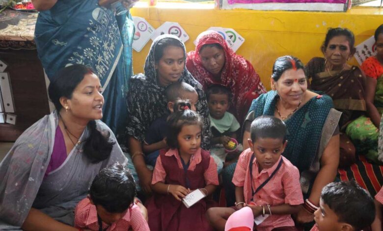 कुपोषण मुक्त छत्तीसगढ़ की दिशा में सशक्त पहल : मंत्री लक्ष्मी राजवाड़े ने एनआरसी और आंगनबाड़ी में बच्चों संग बिताया समय