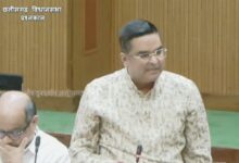 विधानसभा में PDS की पारदर्शिता पर चर्चा, चावल अवैध परिवहन की 4 शिकायतों पर हुई कार्रवाई विधानसभा में PDS की पारदर्शिता पर चर्चा, चावल अवैध परिवहन की 4 शिकायतों पर हुई कार्रवाई