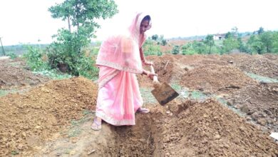 125 दिन रोजगार, 300 रुपये दिहाड़ी और समय पर भुगतान से बदली ग्रामीणों की जिंदगी