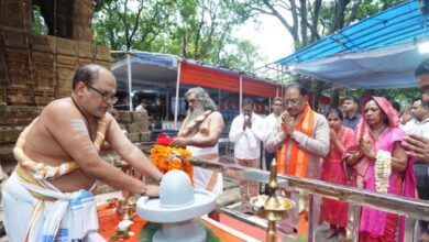 भोरमदेव धाम पहुंचे सीएम विष्णुदेव साय, भोलेनाथ का आशीर्वाद लेकर प्रदेश की खुशहाली की कामना भोरमदेव धाम पहुंचे सीएम विष्णुदेव साय, भोलेनाथ का आशीर्वाद लेकर प्रदेश की खुशहाली की कामना