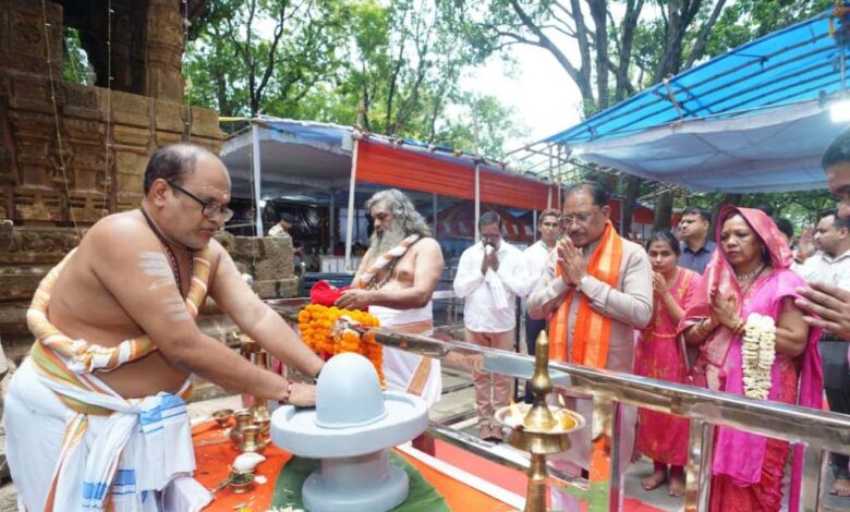 भोरमदेव धाम पहुंचे सीएम विष्णुदेव साय, भोलेनाथ का आशीर्वाद लेकर प्रदेश की खुशहाली की कामना
