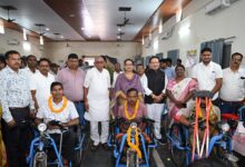 विधायक डॉ. संपत अग्रवाल ने बांटे सहायक उपकरण, 21 को मिली बैटरी ट्राइसाइकिल