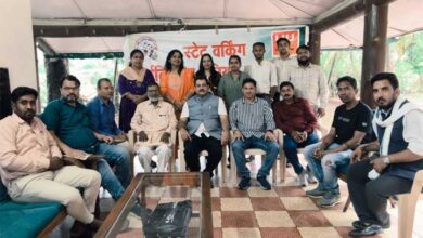 धमतरी में पत्रकार सम्मेलन में स्टेट वर्किंग जर्नलिस्ट्स यूनियन ने पंडवानी की विश्वप्रसिद्ध कलाकार तीजन बाई को श्रद्धांजलि अर्पित की