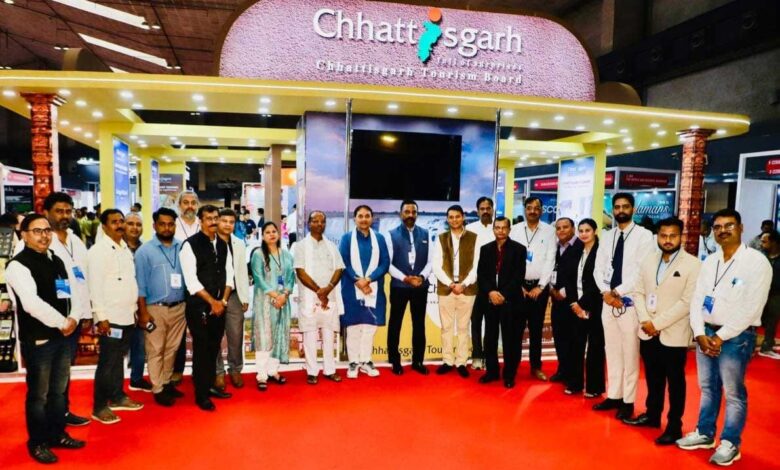 ट्रैवल एंड टूरिज्म फेयर कोलकाता-2026 में ‘बेस्ट डेकोरेशन ऑफ स्टॉल एंड अपीयरेंस’ सम्मान से बढ़ी प्रदेश की प्रतिष्ठा ट्रैवल एंड टूरिज्म फेयर कोलकाता-2026 में ‘बेस्ट डेकोरेशन ऑफ स्टॉल एंड अपीयरेंस’ सम्मान से बढ़ी प्रदेश की प्रतिष्ठा
