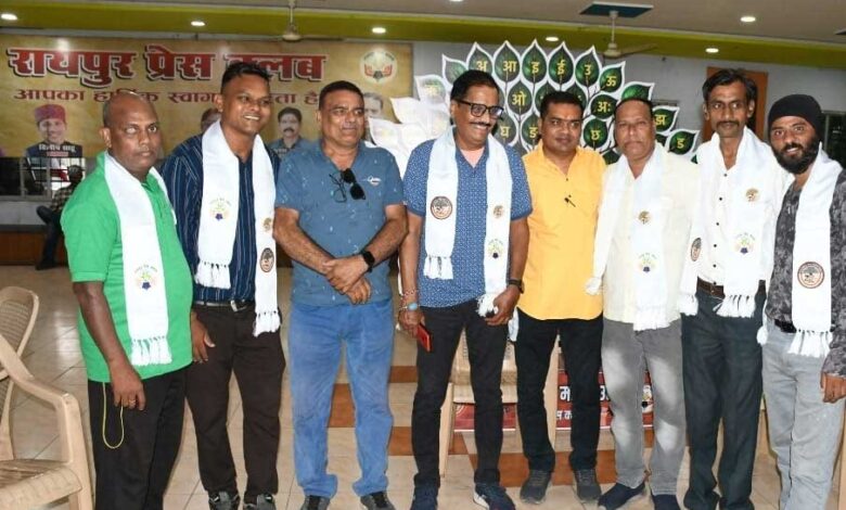विश्व खेल पत्रकार दिवस पर रायपुर प्रेस क्लब में खेल पत्रकारों का आत्मीय मिलन एवं सम्मान समारोह
