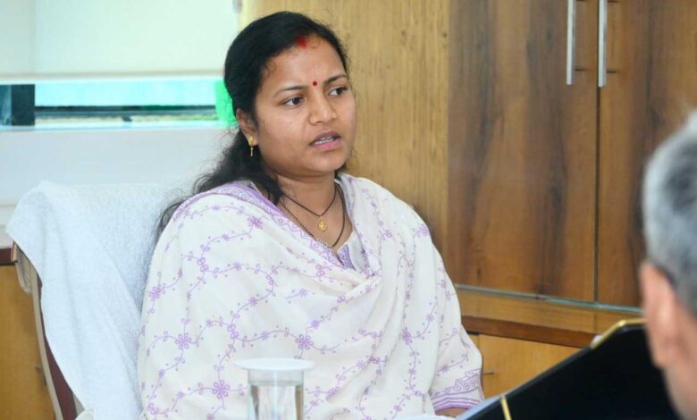 महिला एवं बाल विकास विभाग की योजनाओं का गोंडी एवं हल्बी भाषा में होगा व्यापक प्रचार-प्रसार महिला एवं बाल विकास विभाग की योजनाओं का गोंडी एवं हल्बी भाषा में होगा व्यापक प्रचार-प्रसार