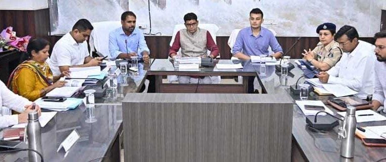 राजस्व मामलों में देरी बर्दाश्त नहीं, समय पर निपटाएं नामांतरण और बंटवारा-मंत्री टंक राम वर्मा