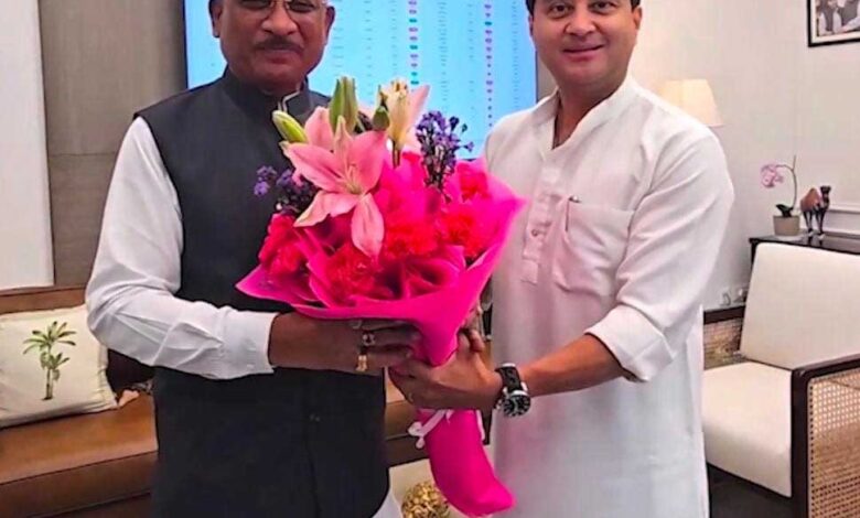 छत्तीसगढ़ के दूरस्थ क्षेत्रों को मिलेगी मजबूत डिजिटल पहचान, 2,305 नए मोबाइल टावरों के लिए मुख्यमंत्री साय ने केंद्र से मांगी मंजूरी छत्तीसगढ़ के दूरस्थ क्षेत्रों को मिलेगी मजबूत डिजिटल पहचान, 2,305 नए मोबाइल टावरों के लिए मुख्यमंत्री साय ने केंद्र से मांगी मंजूरी