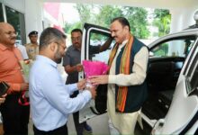 स्वास्थ्य मंत्री श्री जायसवाल के कांकेर आगमन पर जनप्रतिनिधियों एवं कलेक्टर ने किया आत्मीय स्वागत