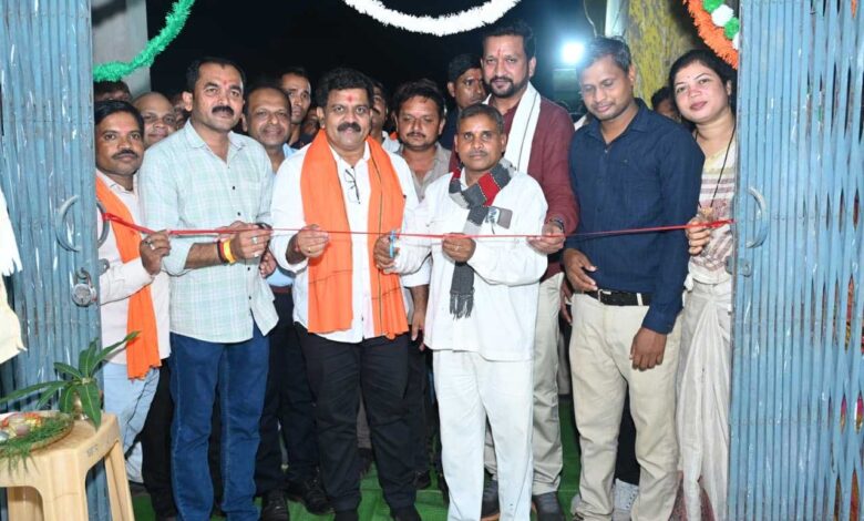 खैरागढ़ के ग्राम खौड़ा में नवनिर्मित पंचायत भवन का उप मुख्यमंत्री श्री विजय शर्मा ने किया लोकार्पण खैरागढ़ के ग्राम खौड़ा में नवनिर्मित पंचायत भवन का उप मुख्यमंत्री श्री विजय शर्मा ने किया लोकार्पण