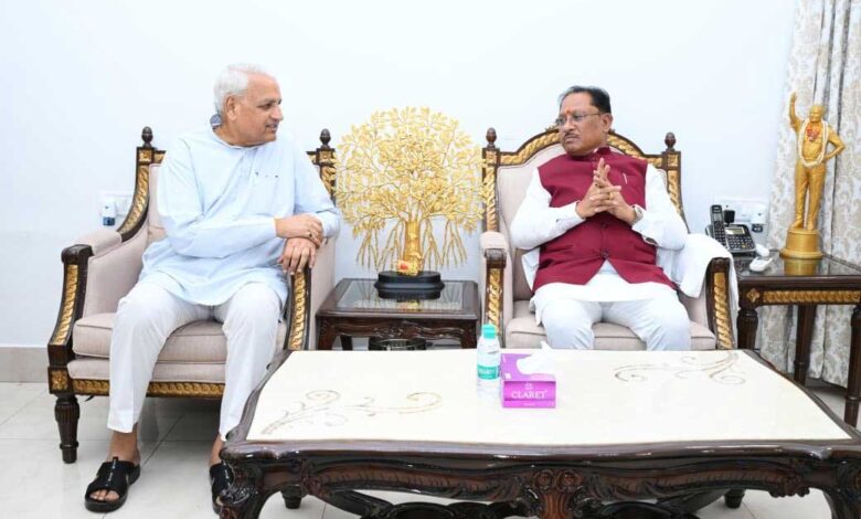 मुख्यमंत्री श्री विष्णुदेव साय से लघु उद्योग भारती के प्रतिनिधिमंडल ने की सौजन्य मुलाकात: 14वें इंडिया इंडस्ट्रियल फेयर की तैयारियों पर हुई चर्चा मुख्यमंत्री श्री विष्णुदेव साय से लघु उद्योग भारती के प्रतिनिधिमंडल ने की सौजन्य मुलाकात: 14वें इंडिया इंडस्ट्रियल फेयर की तैयारियों पर हुई चर्चा