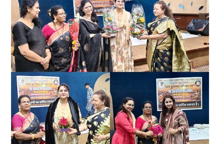 मां आंनदिनी फाऊंडेशन की संगीतमय प्रस्तुति वैदिक न्यूज की एम् डी सैय्यद सलमा सहित वरिष्ठ नागरिक उपस्थित हुए